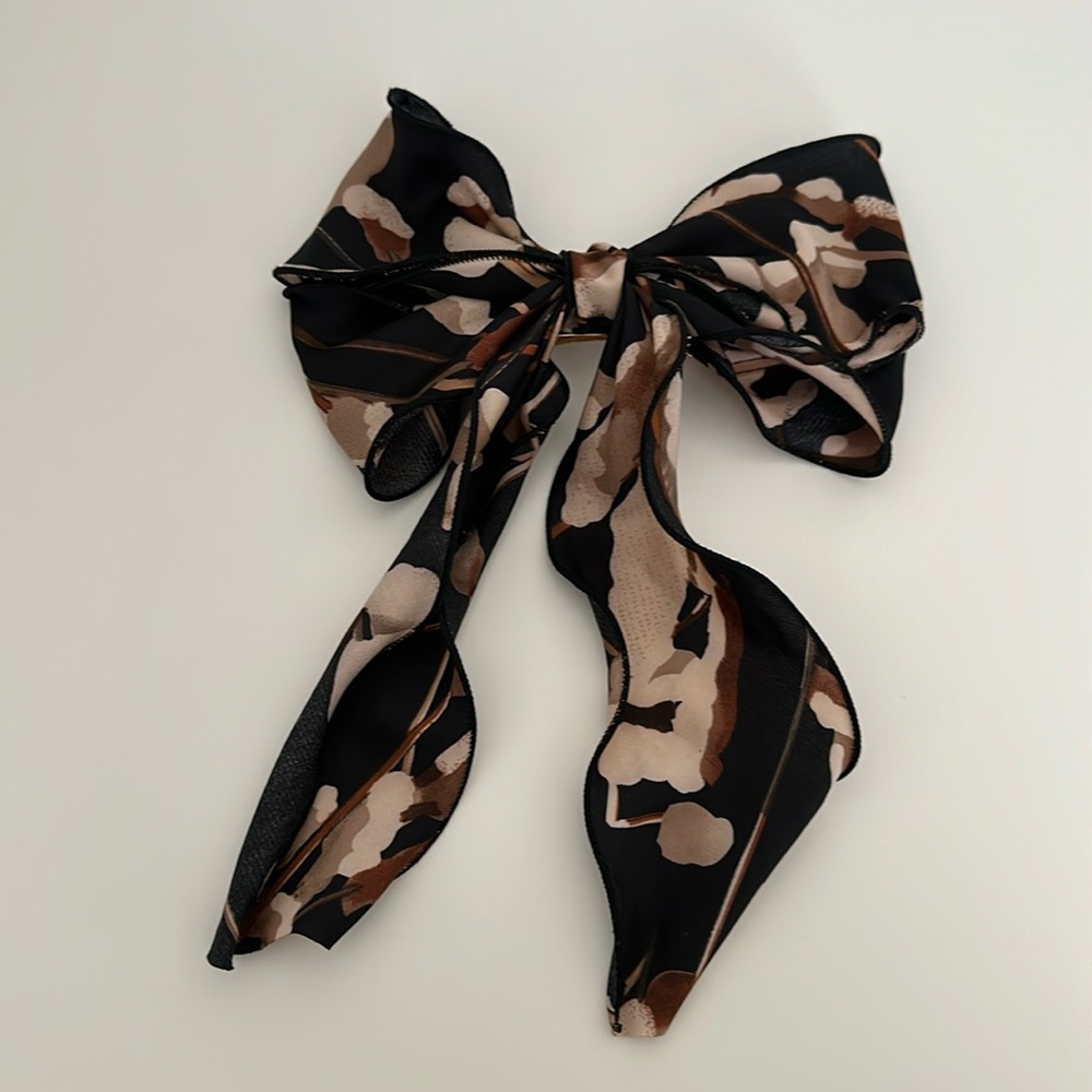 Anthropologie bow